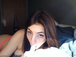 Brunette Teenage Blowjob babe