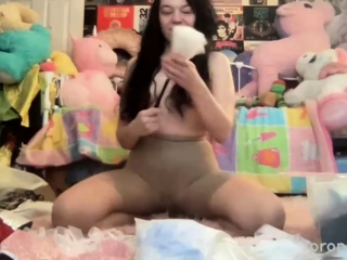 Romanian amateur webcam teen masturbate